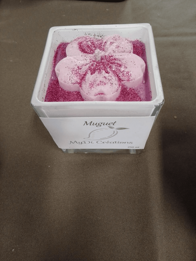 Bougie 250 ml, muguet, cube blanc